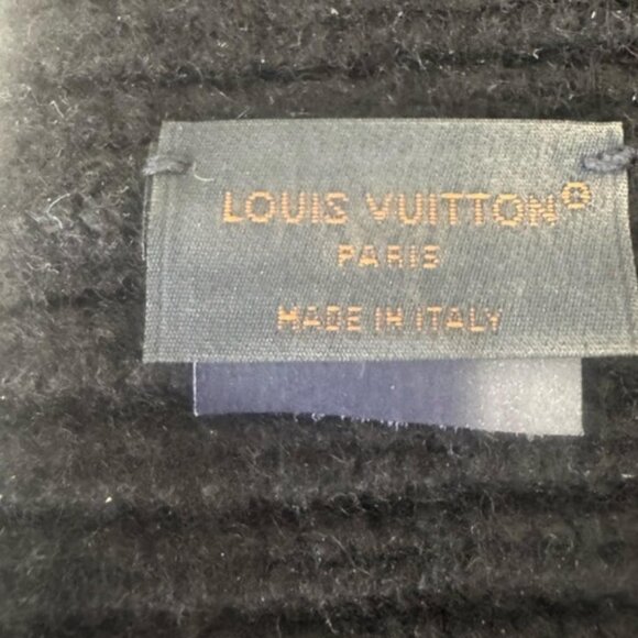 Louis Vuitton Black Cashmere Beanie with Gold Logo - Picture 2 of 4